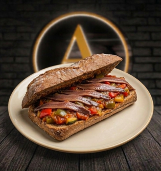 Bocadillo de Pisto con Anchoas