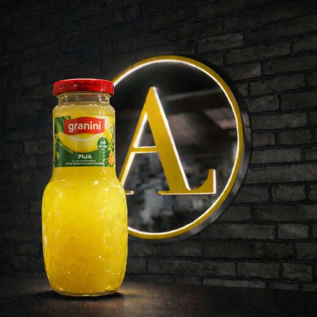Zumo Piña